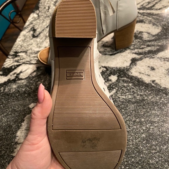 🔻🔻PRICE DROP🔻🔻Toms open toe booties - Picture 6 of 9